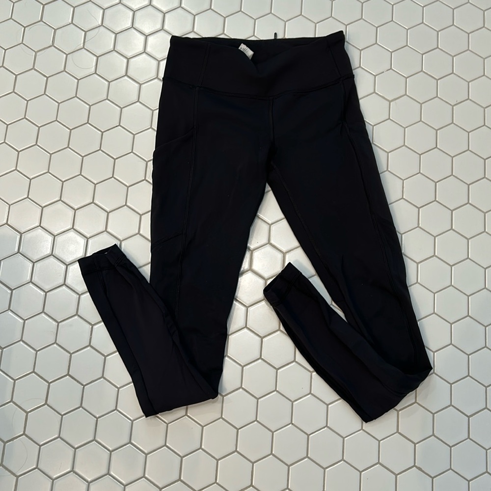 Lululemon run tight